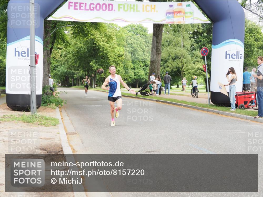 29.06.2025 - hella hamburg halbmarathon MichiJ http://msf.ph/oto/8157220 29.06.2025 10:07:26 Zwischen KM18-KM19  meine-sportfotos.de