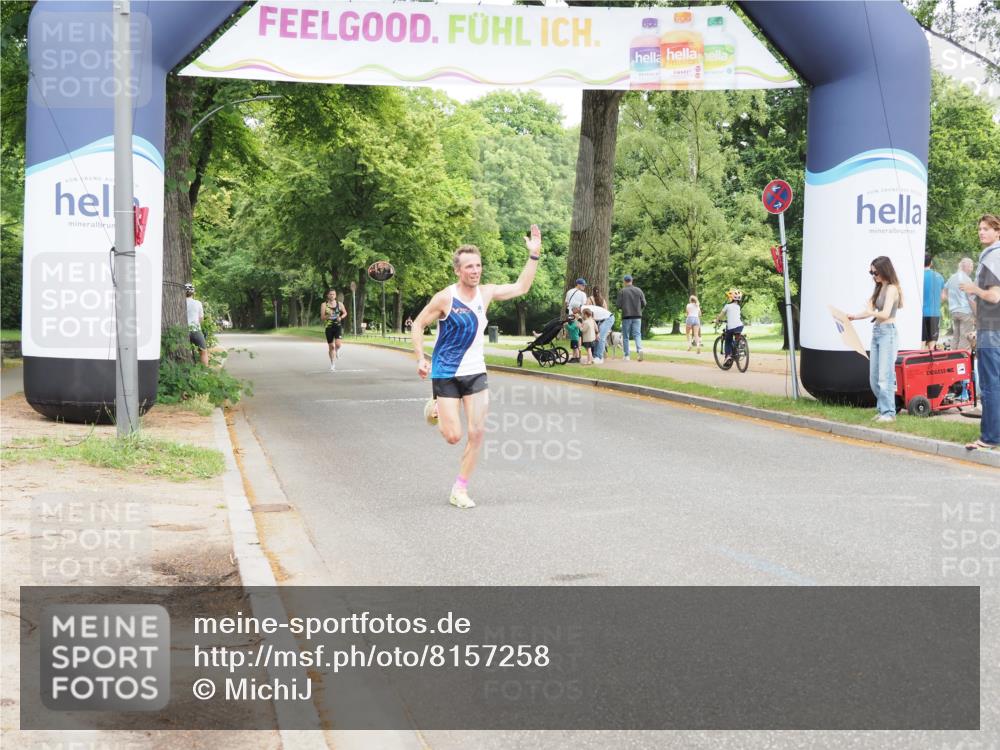 29.06.2025 - hella hamburg halbmarathon MichiJ http://msf.ph/oto/8157258 29.06.2025 10:07:27 Zwischen KM18-KM19  meine-sportfotos.de