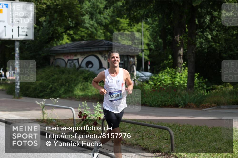 29.06.2025 - hella hamburg halbmarathon Yannick Fuchs http://msf.ph/oto/8157276 29.06.2025 10:18:16 20KM 35, 52, 2618, 4128, 7862, 11624, 18328, 18897, 18930 meine-sportfotos.de