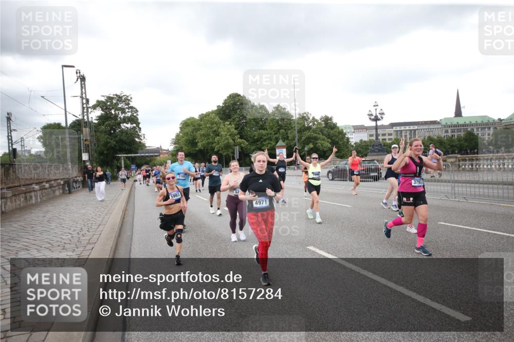 29.06.2025 - hella hamburg halbmarathon Jannik Wohlers http://msf.ph/oto/8157284 29.06.2025 10:54:09 Lombardsbrücke 1949, 2084, 2244, 2532, 2586, 3761, 3795, 3857, 4720, 4971, 5185, 5216, 5933, 5993, 6023, 6279, 7986, 8801, 8803, 9130, 10471, 11033, 11567, 11569, 12930, 13035, 13257, 13272, 13693, 13733, 13826, 14409, 15029, 15174, 15627, 15628, 15674, 15687, 15731, 16019, 16522, 16683, 17394, 19111 meine-sportfotos.de