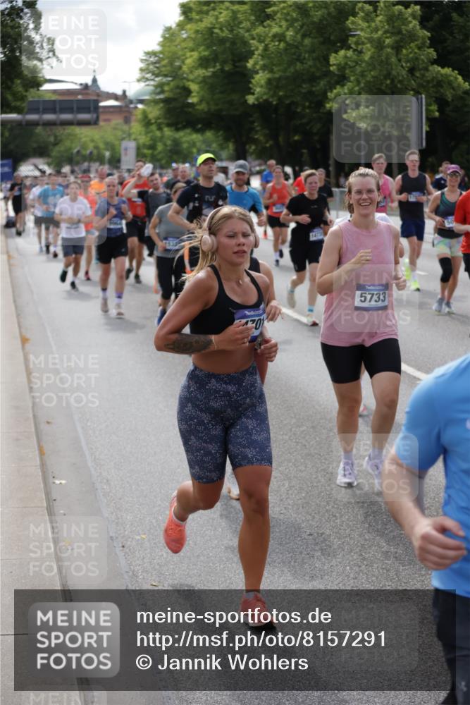 29.06.2025 - hella hamburg halbmarathon Jannik Wohlers http://msf.ph/oto/8157291 29.06.2025 10:17:27 Lombardsbrücke 1015, 1159, 1160, 1274, 1458, 1622, 1641, 1749, 1795, 2094, 2548, 3138, 3292, 5002, 5004, 5290, 5611, 5733, 7094, 7258, 7413, 7641, 7649, 8128, 8144, 8607, 8799, 9400, 9717, 9734, 9798, 9964, 10174, 10332, 10509, 10831, 11156, 11275, 11656, 11916, 12031, 12401, 12553, 12598, 12683, 12752, 13681, 13843, 14013, 14420, 14496, 14701, 14738, 14795, 14825, 15203, 15322, 15978, 16038, 16576, 16644, 16707, 16792, 17270, 17542, 17616 meine-sportfotos.de