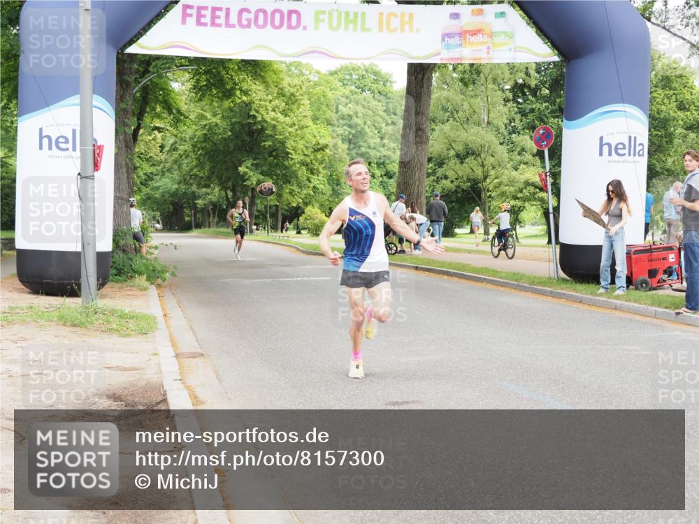 29.06.2025 - hella hamburg halbmarathon MichiJ http://msf.ph/oto/8157300 29.06.2025 10:07:27 Zwischen KM18-KM19  meine-sportfotos.de