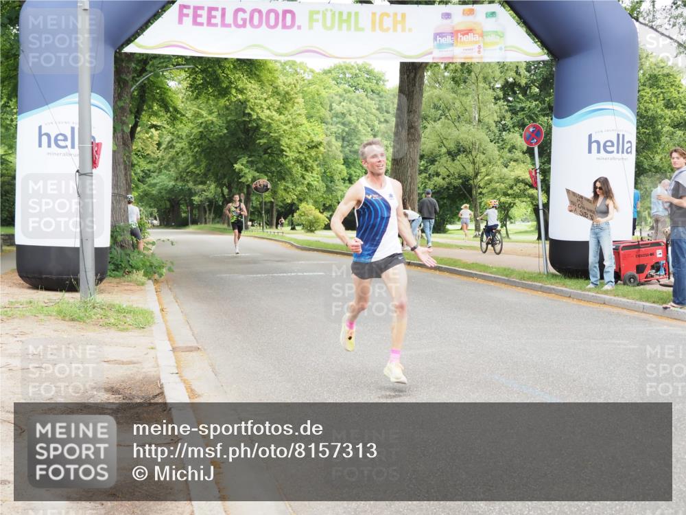 29.06.2025 - hella hamburg halbmarathon MichiJ http://msf.ph/oto/8157313 29.06.2025 10:07:27 Zwischen KM18-KM19  meine-sportfotos.de