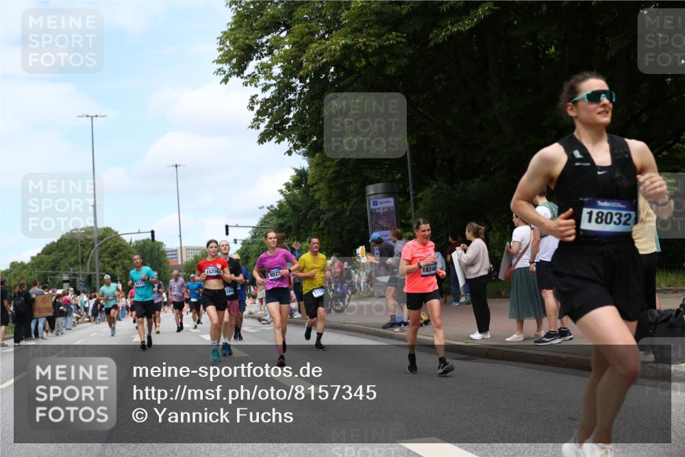 29.06.2025 - hella hamburg halbmarathon Yannick Fuchs http://msf.ph/oto/8157345 29.06.2025 11:16:42 20KM 1110, 2125, 2441, 2478, 2720, 2781, 3179, 3292, 3770, 5251, 5369, 6030, 6784, 6785, 6826, 6939, 8025, 8181, 8206, 8511, 8896, 9988, 10613, 11424, 11596, 13014, 13264, 13400, 13472, 14503, 14615, 15123, 15256, 15324, 15802, 16040, 16638, 16707, 16714, 17341, 17885, 17987, 18246, 18256, 18397, 19093 meine-sportfotos.de