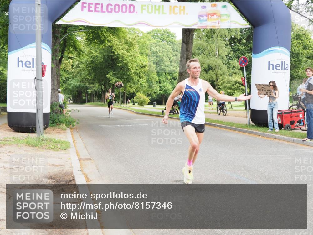29.06.2025 - hella hamburg halbmarathon MichiJ http://msf.ph/oto/8157346 29.06.2025 10:07:27 Zwischen KM18-KM19  meine-sportfotos.de