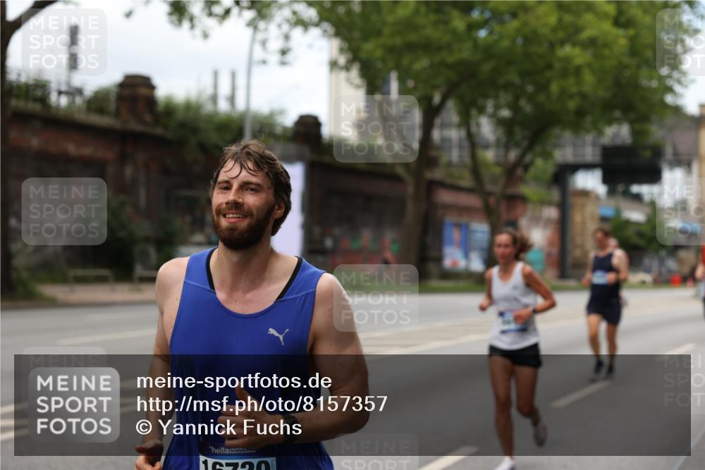29.06.2025 - hella hamburg halbmarathon Yannick Fuchs http://msf.ph/oto/8157357 29.06.2025 10:38:27 20KM 1220, 1415, 1558, 2816, 3021, 3907, 4310, 4425, 4981, 4999, 5231, 5275, 5476, 5624, 5692, 6490, 6705, 6903, 6991, 7005, 7191, 8063, 8145, 8218, 8722, 8900, 9043, 9081, 9374, 9444, 9633, 9931, 10193, 10669, 10930, 11153, 11346, 11469, 12438, 12554, 12966, 13421, 13996, 14798, 14861, 15225, 15233, 15280, 15512, 15862, 16062, 16224, 16301, 16316, 16547, 16549, 16720, 16893, 17251, 17376, 17729, 17748, 17912, 18942 meine-sportfotos.de