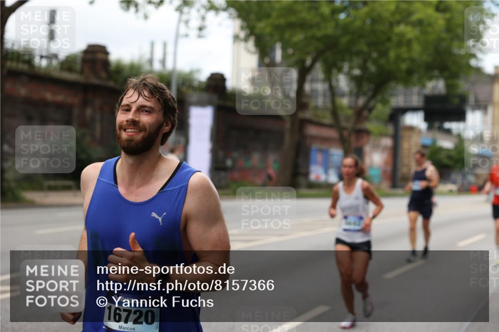 29.06.2025 - hella hamburg halbmarathon Yannick Fuchs http://msf.ph/oto/8157366 29.06.2025 10:38:27 20KM 1220, 1415, 1558, 2816, 3021, 3907, 4310, 4425, 4981, 4999, 5231, 5275, 5476, 5624, 5692, 6490, 6705, 6903, 6991, 7005, 7191, 8063, 8145, 8218, 8722, 8900, 9043, 9081, 9374, 9444, 9633, 9931, 10193, 10669, 10930, 11153, 11346, 11469, 12438, 12554, 12966, 13421, 13996, 14798, 14861, 15225, 15233, 15280, 15512, 15862, 16062, 16224, 16301, 16316, 16547, 16549, 16720, 16893, 17251, 17376, 17729, 17748, 17912, 18942 meine-sportfotos.de