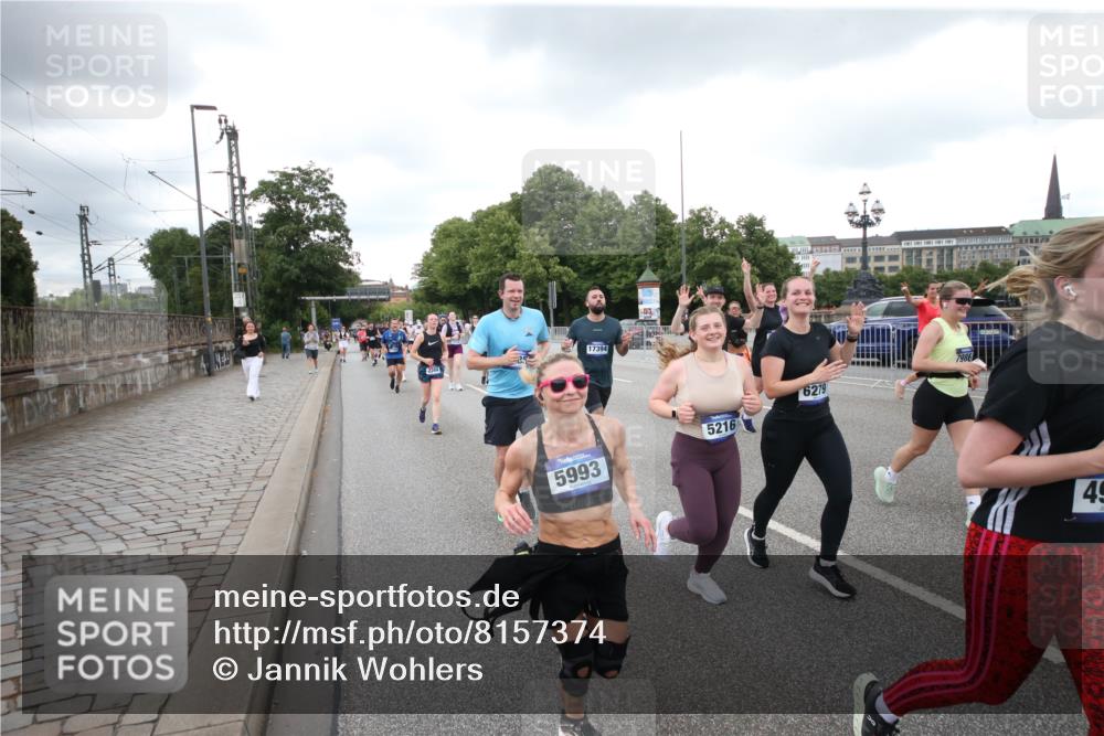 29.06.2025 - hella hamburg halbmarathon Jannik Wohlers http://msf.ph/oto/8157374 29.06.2025 10:54:10 Lombardsbrücke 1198, 1949, 2084, 2244, 2532, 2586, 3761, 3795, 3857, 4720, 4971, 5185, 5216, 5933, 5993, 6023, 6279, 6982, 7986, 8801, 8803, 9130, 9521, 10331, 10471, 11033, 11287, 11567, 11569, 12930, 13035, 13257, 13272, 13693, 13733, 13826, 14409, 15029, 15174, 15627, 15628, 15674, 15687, 15731, 16019, 16522, 16683, 17394, 19111 meine-sportfotos.de