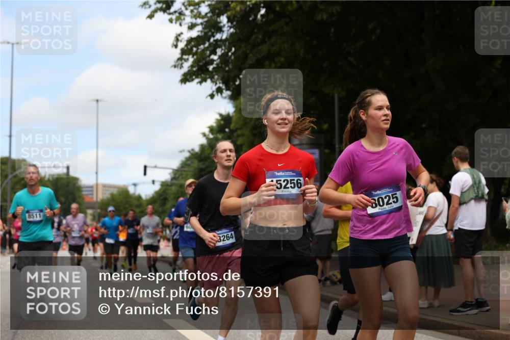 29.06.2025 - hella hamburg halbmarathon Yannick Fuchs http://msf.ph/oto/8157391 29.06.2025 11:16:44 20KM 1110, 1755, 2125, 2441, 2478, 2720, 2781, 2993, 3179, 3292, 3770, 5251, 5369, 6030, 6784, 6785, 6826, 6939, 8025, 8181, 8206, 8207, 8511, 8896, 9988, 10613, 11424, 11596, 13014, 13264, 13400, 13472, 14503, 14510, 14512, 14615, 15123, 15256, 15324, 15802, 16040, 16638, 16707, 16714, 17341, 17885, 17987, 18246, 18256, 18397 meine-sportfotos.de