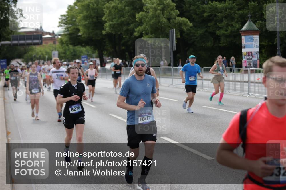 29.06.2025 - hella hamburg halbmarathon Jannik Wohlers http://msf.ph/oto/8157421 29.06.2025 10:17:53 Lombardsbrücke 1325, 1554, 1982, 2087, 2335, 2634, 3125, 3321, 3482, 3977, 4710, 4738, 4804, 5909, 6270, 8067, 9222, 9539, 9834, 9844, 10659, 10908, 10946, 11352, 11450, 11949, 12274, 12498, 12939, 13341, 13370, 13619, 13933, 14320, 14770, 14831, 15182, 15183, 15343, 15393, 16109, 16828, 16829, 16833, 17283, 17876, 18145, 18677, 18697, 18807, 18825 meine-sportfotos.de