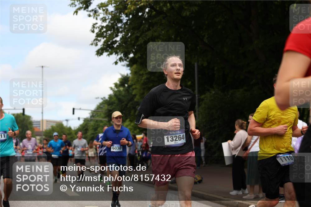 29.06.2025 - hella hamburg halbmarathon Yannick Fuchs http://msf.ph/oto/8157432 29.06.2025 11:16:45 20KM 1110, 1755, 2125, 2441, 2478, 2720, 2781, 2993, 3179, 3770, 5251, 5369, 6030, 6784, 6785, 6826, 6939, 8025, 8181, 8206, 8207, 8511, 8896, 9988, 10613, 11424, 11596, 13014, 13264, 13472, 14503, 14510, 14512, 14615, 14793, 15123, 15256, 15324, 15619, 15802, 16040, 16707, 16714, 17341, 17885, 17987, 18246, 18256, 18397 meine-sportfotos.de