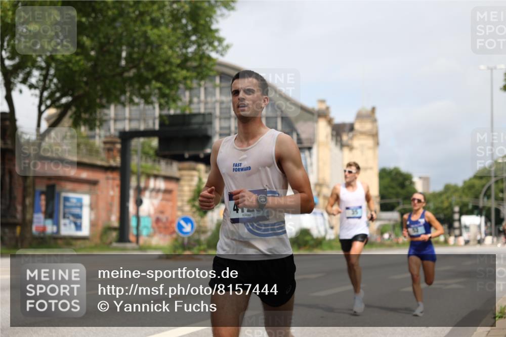 29.06.2025 - hella hamburg halbmarathon Yannick Fuchs http://msf.ph/oto/8157444 29.06.2025 10:18:29 20KM 35, 52, 4128, 7862, 9151, 11624, 16169, 17771, 18328, 18930 meine-sportfotos.de