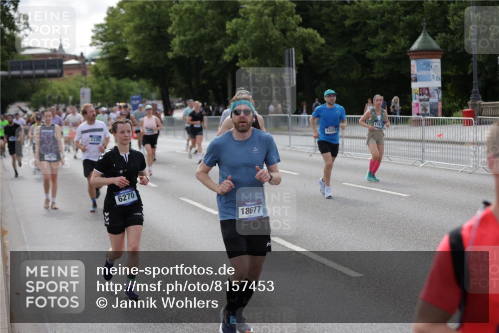 29.06.2025 - hella hamburg halbmarathon Jannik Wohlers http://msf.ph/oto/8157453 29.06.2025 10:17:53 Lombardsbrücke 1325, 1554, 1982, 2087, 2335, 2634, 3125, 3321, 3482, 3977, 4710, 4738, 4804, 5909, 6270, 8067, 9222, 9539, 9834, 9844, 10659, 10908, 10946, 11352, 11450, 11949, 12274, 12498, 12939, 13341, 13370, 13619, 13933, 14320, 14770, 14831, 15182, 15183, 15343, 15393, 16109, 16828, 16829, 16833, 17283, 17876, 18145, 18677, 18697, 18807, 18825 meine-sportfotos.de