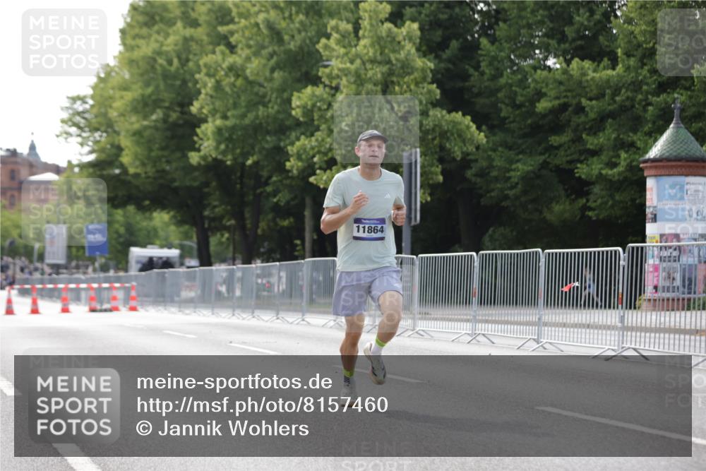 29.06.2025 - hella hamburg halbmarathon Jannik Wohlers http://msf.ph/oto/8157460 29.06.2025 09:38:05 Lombardsbrücke 4116, 11409, 11864 meine-sportfotos.de
