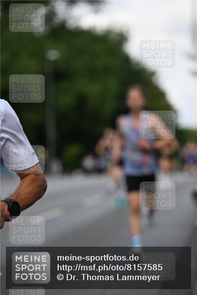 29.06.2025 - hella hamburg halbmarathon Dr. Thomas Lammeyer http://msf.ph/oto/8157585 29.06.2025 09:43:30 Kennedybrücke 34, 54, 5253, 6530, 6816, 9151, 9447, 9475 meine-sportfotos.de