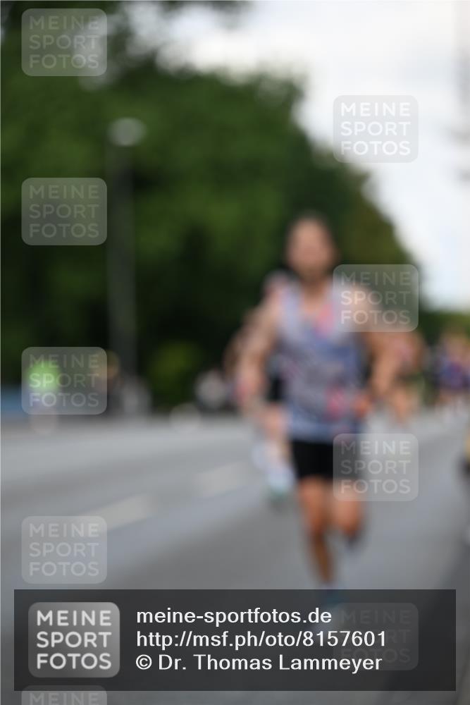 29.06.2025 - hella hamburg halbmarathon Dr. Thomas Lammeyer http://msf.ph/oto/8157601 29.06.2025 09:43:30 Kennedybrücke 34, 54, 5253, 6530, 6816, 9151, 9447, 9475 meine-sportfotos.de