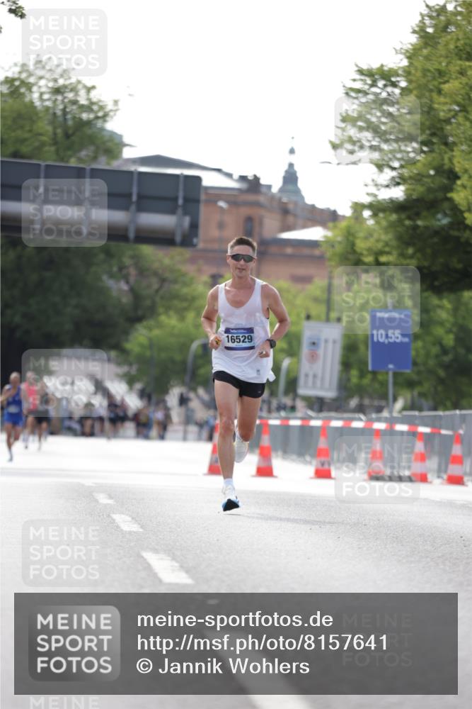 29.06.2025 - hella hamburg halbmarathon Jannik Wohlers http://msf.ph/oto/8157641 29.06.2025 09:38:35 Lombardsbrücke 16529 meine-sportfotos.de