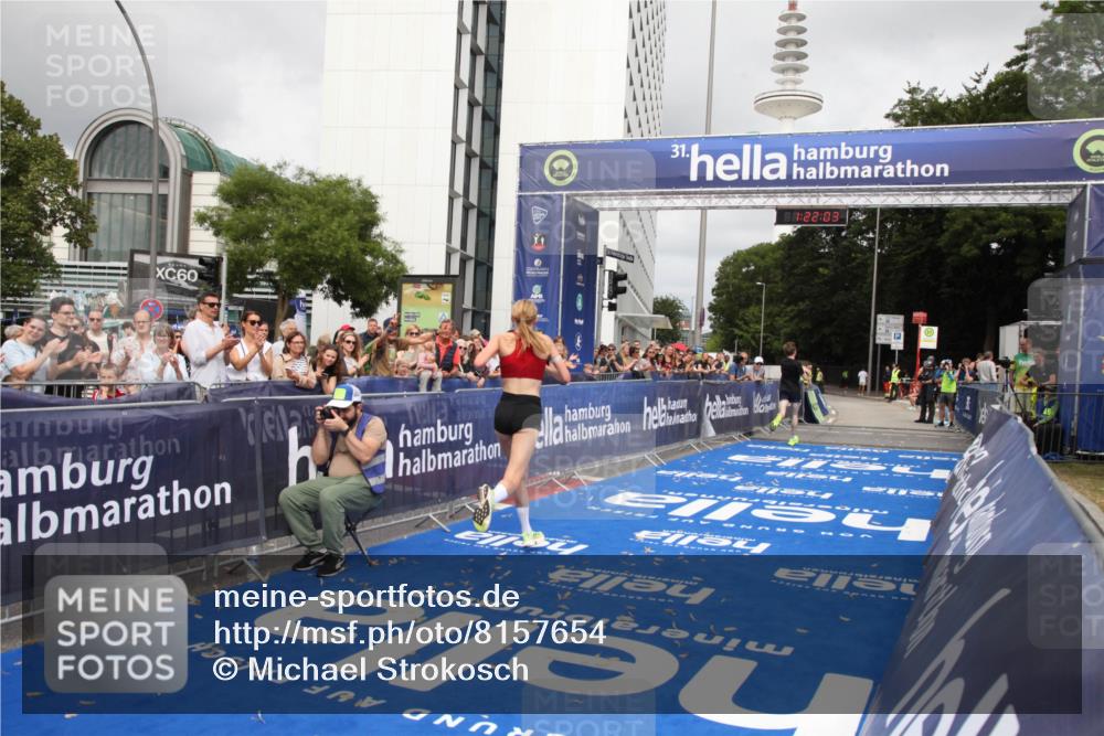 29.06.2025 - hella hamburg halbmarathon Michael Strokosch http://msf.ph/oto/8157654 29.06.2025 10:22:07 Ziel 13751, 16068, 17886 meine-sportfotos.de