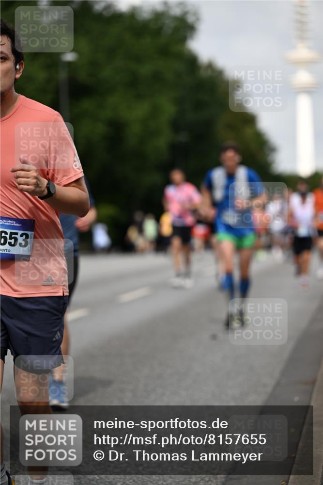 29.06.2025 - hella hamburg halbmarathon Dr. Thomas Lammeyer http://msf.ph/oto/8157655 29.06.2025 10:08:17 Kennedybrücke 1032, 1161, 1355, 1367, 1450, 2277, 2979, 3488, 4488, 4951, 5058, 5363, 5976, 6142, 6706, 6709, 7485, 8177, 8421, 8422, 8423, 8484, 9526, 9899, 10756 meine-sportfotos.de