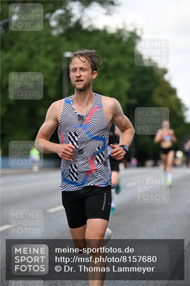 29.06.2025 - hella hamburg halbmarathon Dr. Thomas Lammeyer http://msf.ph/oto/8157680 29.06.2025 09:43:31 Kennedybrücke 34, 54, 5253, 6530, 6816, 9151, 9447, 9475 meine-sportfotos.de