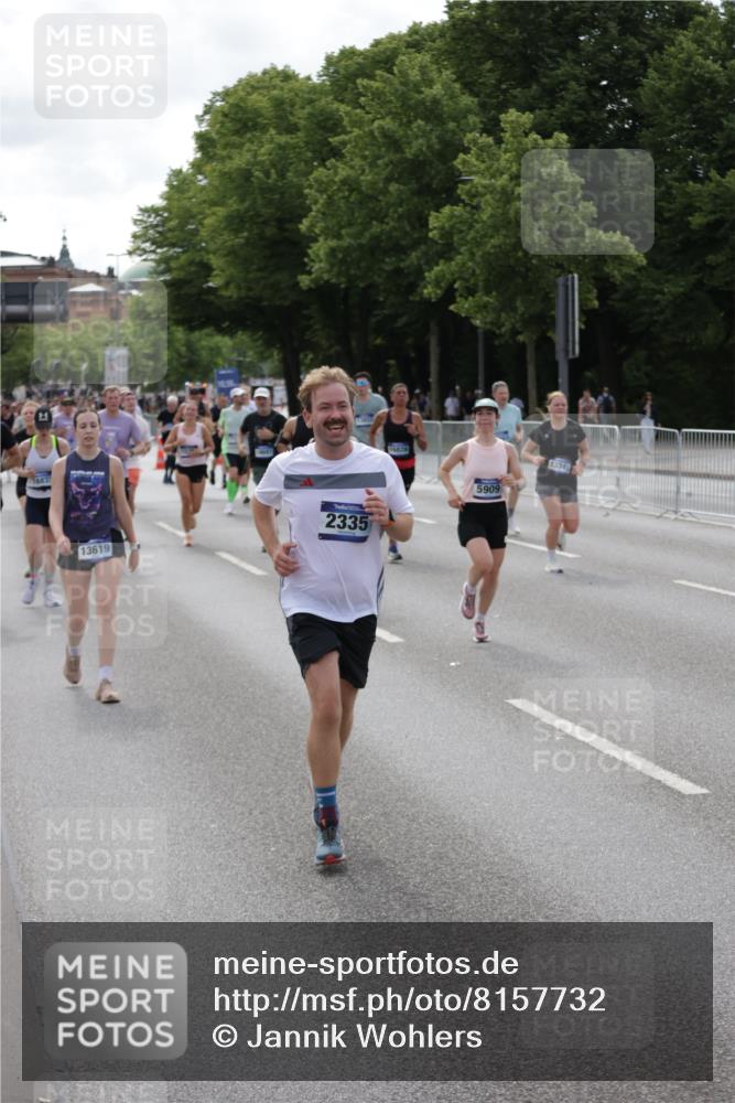 29.06.2025 - hella hamburg halbmarathon Jannik Wohlers http://msf.ph/oto/8157732 29.06.2025 10:17:55 Lombardsbrücke 1554, 1982, 2087, 2335, 2634, 3125, 3321, 3482, 4123, 4710, 4738, 4804, 5909, 6270, 6332, 7160, 8067, 9222, 9834, 9844, 10659, 10687, 10908, 10946, 11949, 12274, 12498, 12939, 13341, 13370, 13619, 13933, 14320, 14770, 15183, 15343, 15393, 16109, 16209, 16828, 16829, 16833, 17283, 17876, 18145, 18677, 18697, 18807, 18825 meine-sportfotos.de