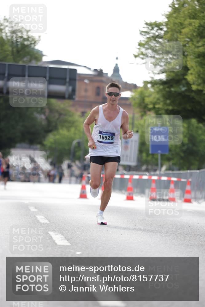 29.06.2025 - hella hamburg halbmarathon Jannik Wohlers http://msf.ph/oto/8157737 29.06.2025 09:38:36 Lombardsbrücke 16529 meine-sportfotos.de