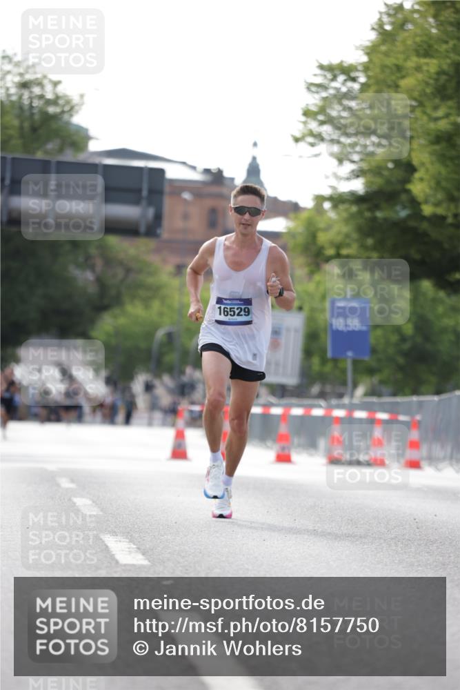 29.06.2025 - hella hamburg halbmarathon Jannik Wohlers http://msf.ph/oto/8157750 29.06.2025 09:38:36 Lombardsbrücke 16529 meine-sportfotos.de