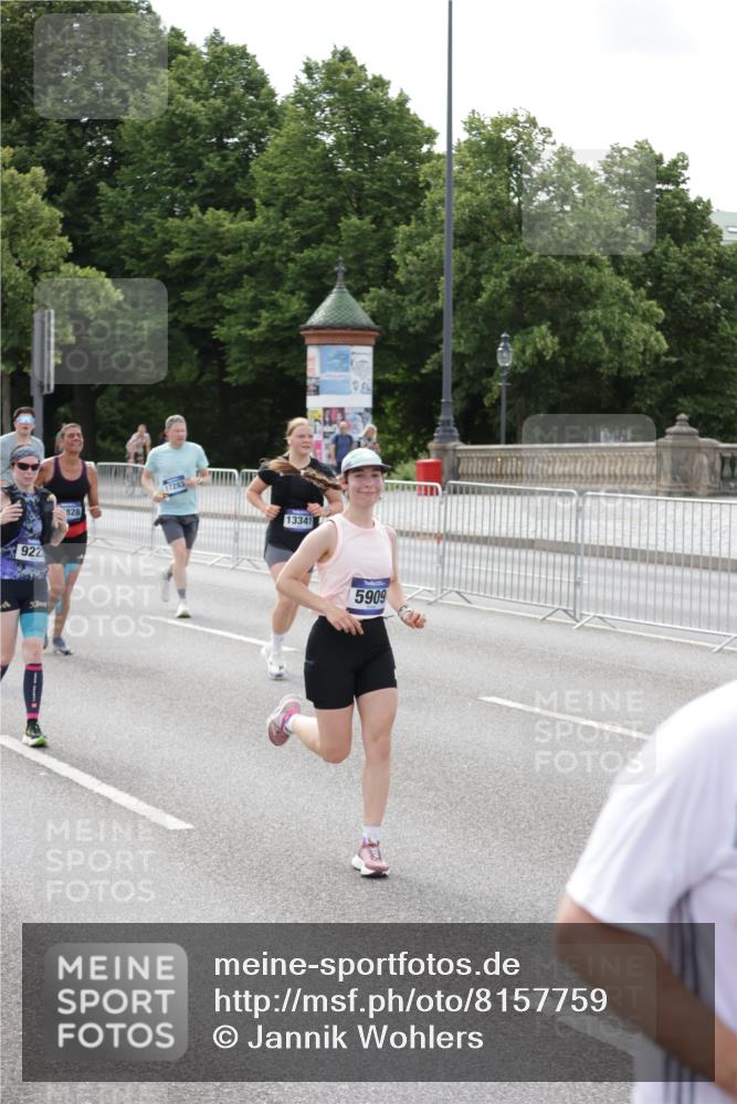 29.06.2025 - hella hamburg halbmarathon Jannik Wohlers http://msf.ph/oto/8157759 29.06.2025 10:17:58 Lombardsbrücke 1234, 1820, 2087, 2335, 2634, 3125, 3321, 3482, 4123, 4710, 4738, 4804, 5909, 6332, 7160, 8067, 8341, 9222, 9586, 9658, 9748, 9834, 10659, 10687, 10908, 12498, 12847, 12939, 13193, 13341, 13370, 13619, 13933, 14320, 14770, 15393, 16109, 16209, 16828, 16833, 17048, 17283, 17876, 18145, 18677, 18697, 18807, 18825 meine-sportfotos.de