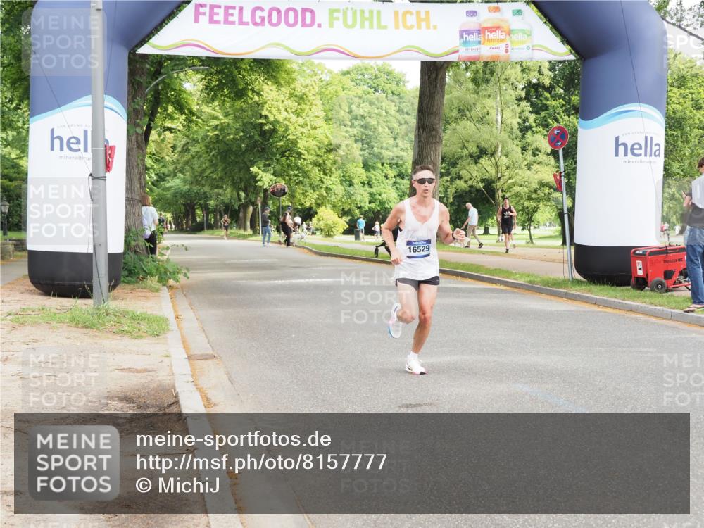 29.06.2025 - hella hamburg halbmarathon MichiJ http://msf.ph/oto/8157777 29.06.2025 10:08:08 Zwischen KM18-KM19  meine-sportfotos.de