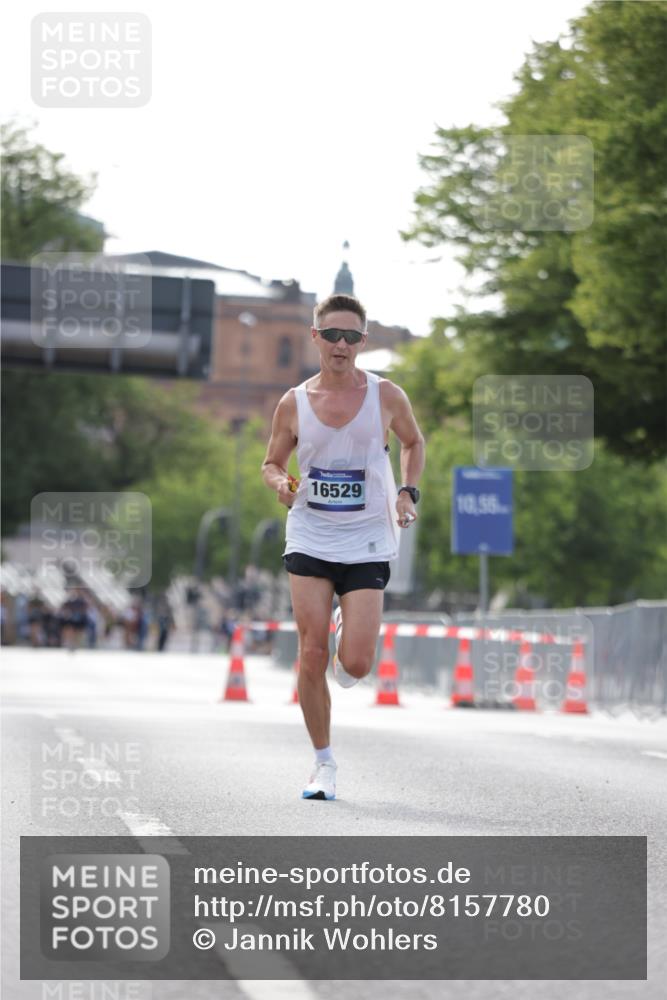 29.06.2025 - hella hamburg halbmarathon Jannik Wohlers http://msf.ph/oto/8157780 29.06.2025 09:38:36 Lombardsbrücke 16529 meine-sportfotos.de