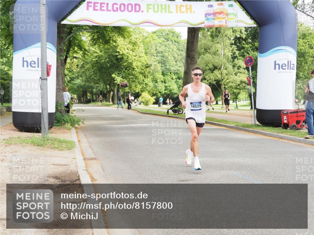 29.06.2025 - hella hamburg halbmarathon MichiJ http://msf.ph/oto/8157800 29.06.2025 10:08:08 Zwischen KM18-KM19  meine-sportfotos.de