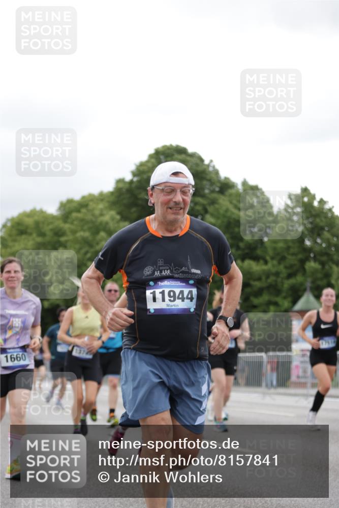 29.06.2025 - hella hamburg halbmarathon Jannik Wohlers http://msf.ph/oto/8157841 29.06.2025 11:01:30 Lombardsbrücke 1099, 1103, 1111, 1172, 1652, 1660, 2336, 2622, 2962, 3051, 3052, 3501, 3799, 3811, 3905, 3980, 4274, 4639, 4910, 4916, 5051, 5065, 5595, 6212, 6267, 6276, 6513, 6756, 6823, 7264, 7440, 7621, 7885, 7974, 8064, 8464, 8485, 8919, 9112, 9336, 9580, 10708, 11174, 11572, 11573, 11574, 11727, 11860, 11944, 12264, 13027, 13028, 13452, 13785, 14172, 14848, 15073, 15632, 15864, 16844, 17431, 17518, 17519, 18345, 18411, 18649 meine-sportfotos.de