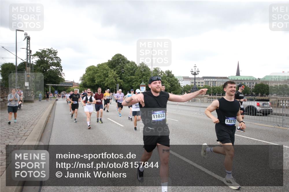 29.06.2025 - hella hamburg halbmarathon Jannik Wohlers http://msf.ph/oto/8157844 29.06.2025 10:54:20 Lombardsbrücke 1198, 2084, 2244, 2566, 2586, 2632, 4191, 4192, 5185, 5500, 5882, 5993, 6982, 7986, 8012, 8186, 9521, 10331, 10471, 11033, 11226, 11287, 11567, 11569, 12240, 12268, 12270, 12930, 13257, 13272, 13283, 13693, 13733, 13826, 13944, 13945, 14409, 14752, 15029, 15174, 15271, 15553, 15687, 15731, 16019, 16443, 16637, 16683, 17394, 18168, 18372, 19111 meine-sportfotos.de