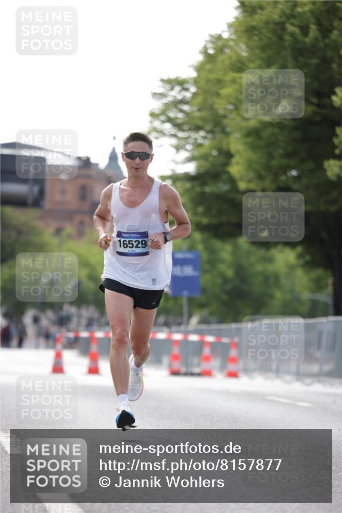 29.06.2025 - hella hamburg halbmarathon Jannik Wohlers http://msf.ph/oto/8157877 29.06.2025 09:38:37 Lombardsbrücke 16529 meine-sportfotos.de