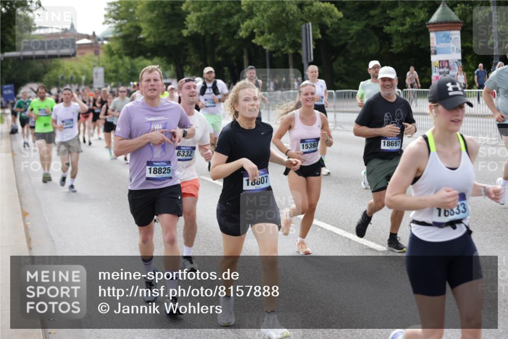 29.06.2025 - hella hamburg halbmarathon Jannik Wohlers http://msf.ph/oto/8157888 29.06.2025 10:18:01 Lombardsbrücke 1234, 1820, 2087, 2335, 2703, 3202, 3321, 3482, 4123, 4383, 4710, 4738, 5909, 6332, 6533, 7160, 7454, 8341, 9222, 9586, 9658, 9748, 9834, 10172, 10659, 10687, 12498, 12541, 12703, 12847, 13193, 13341, 13370, 13933, 14023, 14332, 14770, 15393, 16209, 16451, 16828, 16833, 17048, 17283, 17876, 18145, 18677, 18697, 18807, 18825 meine-sportfotos.de