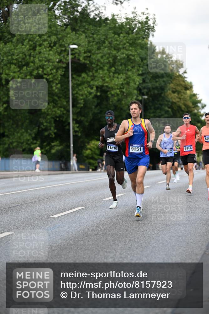 29.06.2025 - hella hamburg halbmarathon Dr. Thomas Lammeyer http://msf.ph/oto/8157923 29.06.2025 09:43:37 Kennedybrücke 5253, 6816, 9151, 9447, 9475 meine-sportfotos.de