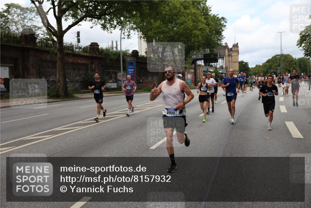 29.06.2025 - hella hamburg halbmarathon Yannick Fuchs http://msf.ph/oto/8157932 29.06.2025 10:38:32 20KM 1220, 1391, 1415, 1558, 1902, 2365, 2402, 2816, 3004, 3021, 3907, 4310, 4425, 4981, 4999, 5231, 5275, 5476, 5624, 6490, 6705, 6903, 6991, 7005, 7191, 7322, 8063, 8145, 8218, 8722, 8900, 9081, 9159, 9374, 9444, 9633, 10193, 10596, 10669, 10930, 11346, 11469, 12554, 12966, 13421, 13996, 14667, 14798, 14861, 15185, 15225, 15233, 15280, 15512, 15862, 16062, 16224, 16301, 16316, 16547, 16549, 16893, 17251, 17376, 17729, 17748, 17912, 18942 meine-sportfotos.de