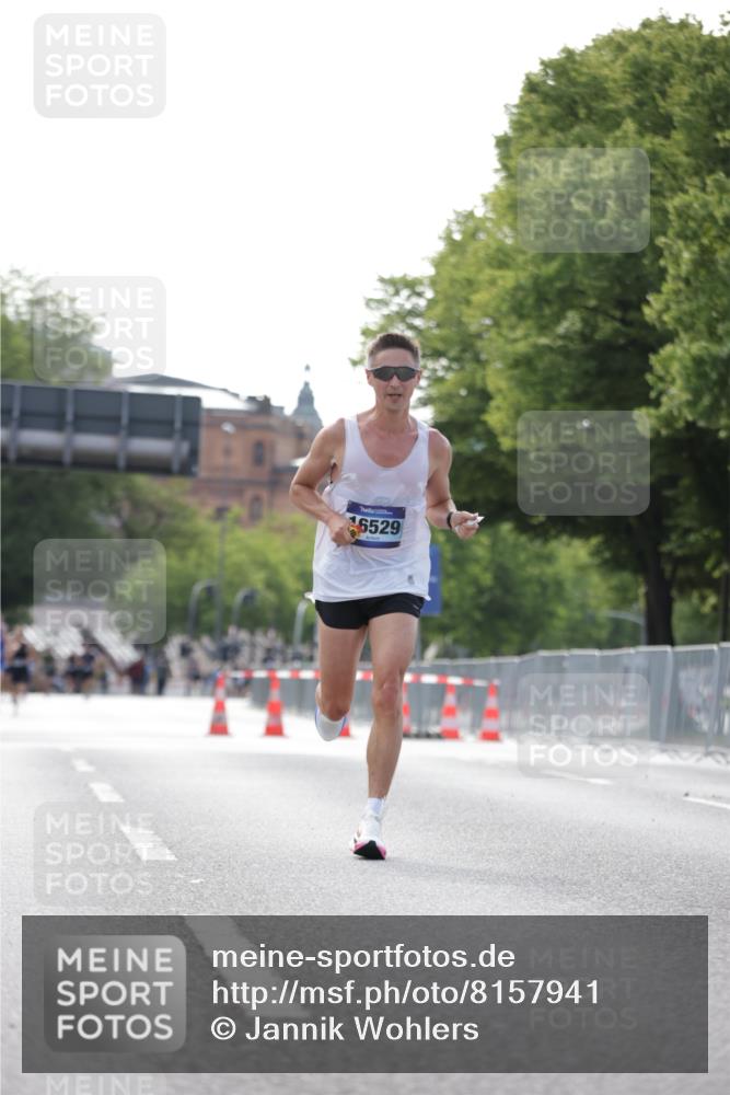 29.06.2025 - hella hamburg halbmarathon Jannik Wohlers http://msf.ph/oto/8157941 29.06.2025 09:38:37 Lombardsbrücke 16529 meine-sportfotos.de