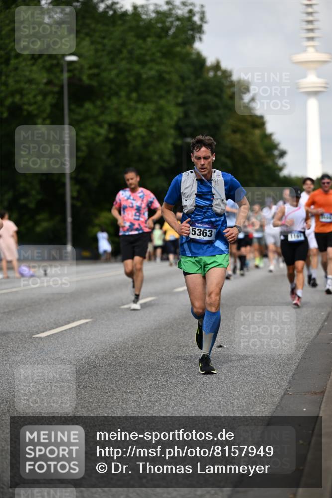 29.06.2025 - hella hamburg halbmarathon Dr. Thomas Lammeyer http://msf.ph/oto/8157949 29.06.2025 10:08:19 Kennedybrücke 1032, 1161, 1355, 1367, 1377, 1450, 1674, 2277, 2979, 3488, 4488, 4951, 5058, 5354, 5363, 5976, 6142, 6706, 6709, 7485, 8177, 8421, 8422, 8423, 9526, 10756 meine-sportfotos.de