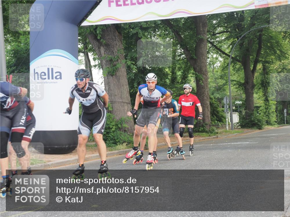 29.06.2025 - hella hamburg halbmarathon KatJ http://msf.ph/oto/8157954 29.06.2025 09:04:16 Zwischen KM18-KM19  meine-sportfotos.de
