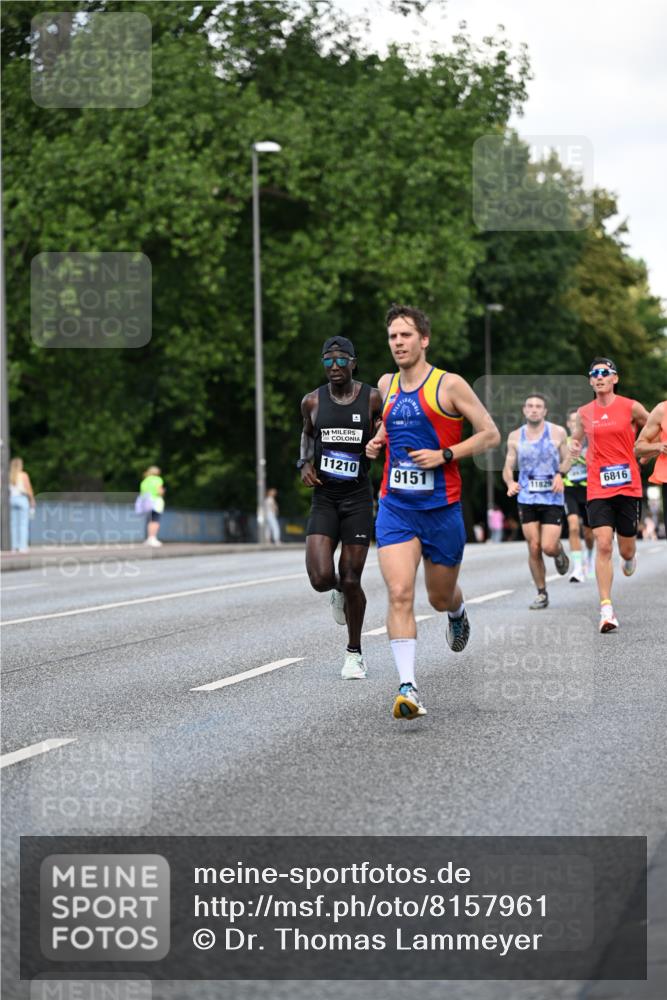 29.06.2025 - hella hamburg halbmarathon Dr. Thomas Lammeyer http://msf.ph/oto/8157961 29.06.2025 09:43:38 Kennedybrücke 5253, 6816, 9151, 9447, 9475 meine-sportfotos.de