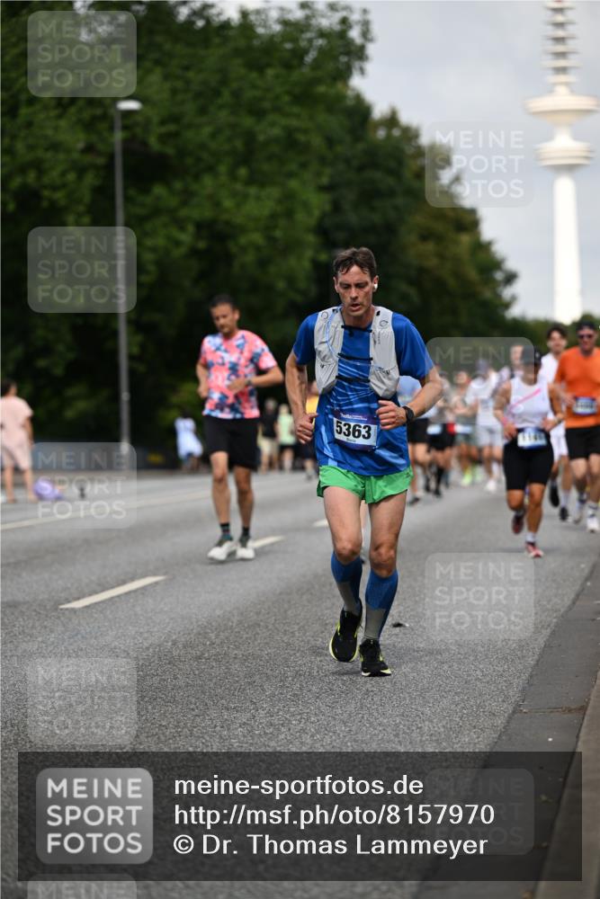 29.06.2025 - hella hamburg halbmarathon Dr. Thomas Lammeyer http://msf.ph/oto/8157970 29.06.2025 10:08:19 Kennedybrücke 1032, 1161, 1355, 1367, 1377, 1450, 1674, 2277, 2979, 3488, 4488, 4951, 5058, 5354, 5363, 5976, 6142, 6706, 6709, 7485, 8177, 8421, 8422, 8423, 9526, 10756 meine-sportfotos.de