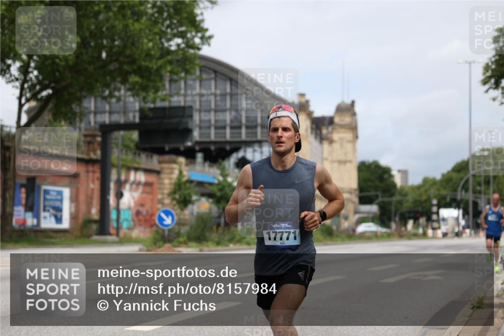 29.06.2025 - hella hamburg halbmarathon Yannick Fuchs http://msf.ph/oto/8157984 29.06.2025 10:18:49 20KM 6699, 7834, 9151, 9385, 9447, 16169, 17771, 19078 meine-sportfotos.de