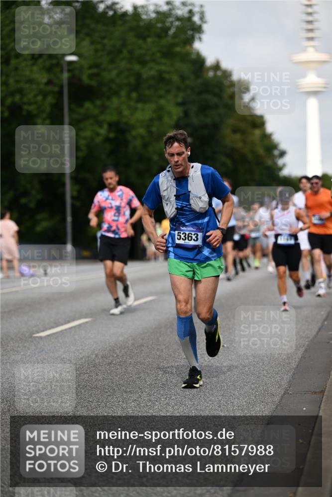 29.06.2025 - hella hamburg halbmarathon Dr. Thomas Lammeyer http://msf.ph/oto/8157988 29.06.2025 10:08:19 Kennedybrücke 1032, 1161, 1355, 1367, 1377, 1450, 1674, 2277, 2979, 3488, 4488, 4951, 5058, 5354, 5363, 5976, 6142, 6706, 6709, 7485, 8177, 8421, 8422, 8423, 9526, 10756 meine-sportfotos.de