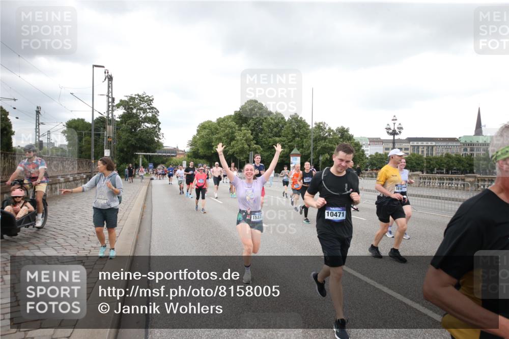 29.06.2025 - hella hamburg halbmarathon Jannik Wohlers http://msf.ph/oto/8158005 29.06.2025 10:54:24 Lombardsbrücke 1198, 2084, 2566, 2586, 2632, 3002, 4191, 4192, 5392, 5500, 5727, 5882, 6839, 6982, 8012, 8186, 9521, 9596, 10331, 10471, 11033, 11226, 11287, 11567, 11569, 12240, 12268, 12270, 13272, 13283, 13826, 13944, 13945, 14409, 14752, 15029, 15271, 15553, 15687, 16019, 16443, 16637, 18168, 18372, 19111 meine-sportfotos.de