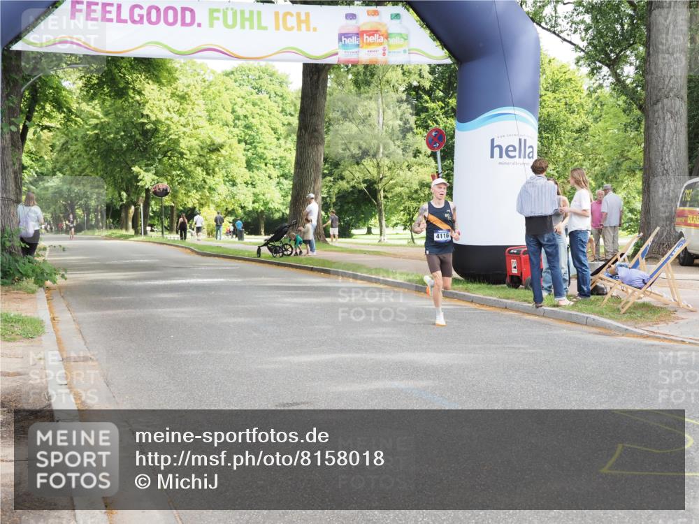 29.06.2025 - hella hamburg halbmarathon MichiJ http://msf.ph/oto/8158018 29.06.2025 10:08:22 Zwischen KM18-KM19 4116 meine-sportfotos.de