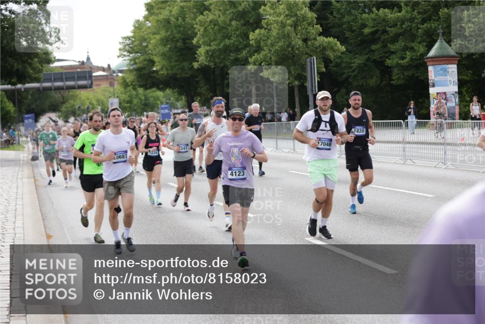 29.06.2025 - hella hamburg halbmarathon Jannik Wohlers http://msf.ph/oto/8158023 29.06.2025 10:18:03 Lombardsbrücke 1234, 1820, 2335, 2703, 3202, 3321, 3482, 4123, 4383, 4710, 4738, 5909, 6332, 6533, 7160, 7454, 8341, 9222, 9505, 9586, 9658, 9748, 9834, 10172, 10659, 10687, 12541, 12548, 12552, 12703, 12847, 13193, 13341, 13370, 13933, 14023, 14332, 14770, 15393, 15436, 16209, 16451, 16828, 16833, 17048, 17283, 17876, 18145, 18677, 18697, 18807, 18825 meine-sportfotos.de