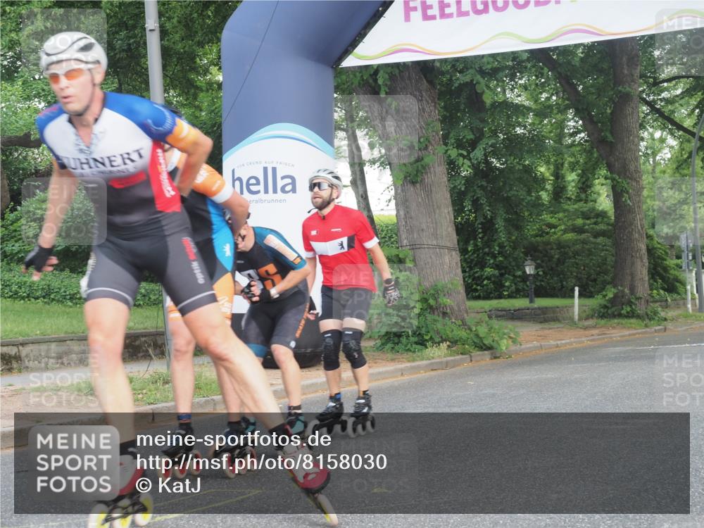 29.06.2025 - hella hamburg halbmarathon KatJ http://msf.ph/oto/8158030 29.06.2025 09:04:16 Zwischen KM18-KM19  meine-sportfotos.de