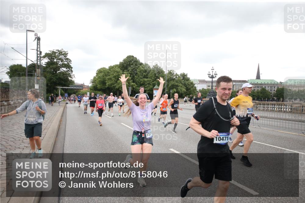 29.06.2025 - hella hamburg halbmarathon Jannik Wohlers http://msf.ph/oto/8158046 29.06.2025 10:54:24 Lombardsbrücke 1198, 2084, 2566, 2586, 2632, 3002, 4191, 4192, 5392, 5500, 5727, 5882, 6839, 6982, 8012, 8186, 9521, 9596, 10331, 10471, 11033, 11226, 11287, 11567, 11569, 12240, 12268, 12270, 13272, 13283, 13826, 13944, 13945, 14409, 14752, 15029, 15271, 15553, 15687, 16019, 16443, 16637, 18168, 18372, 19111 meine-sportfotos.de