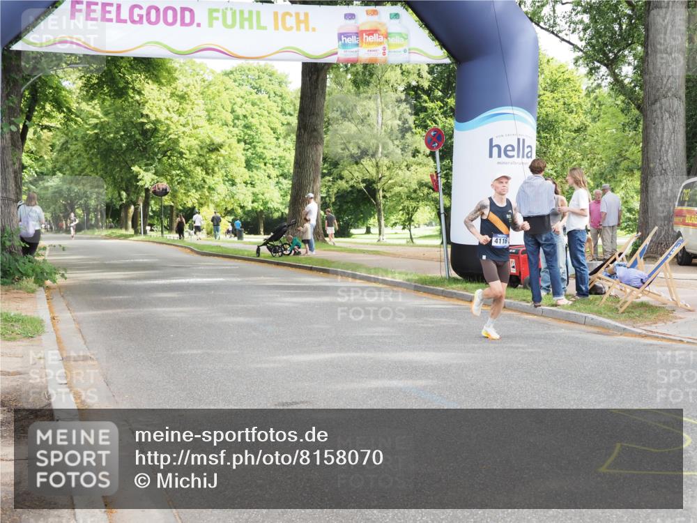 29.06.2025 - hella hamburg halbmarathon MichiJ http://msf.ph/oto/8158070 29.06.2025 10:08:22 Zwischen KM18-KM19 4116 meine-sportfotos.de